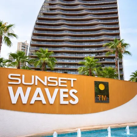 Sunset Waves Excellent * Benidorm